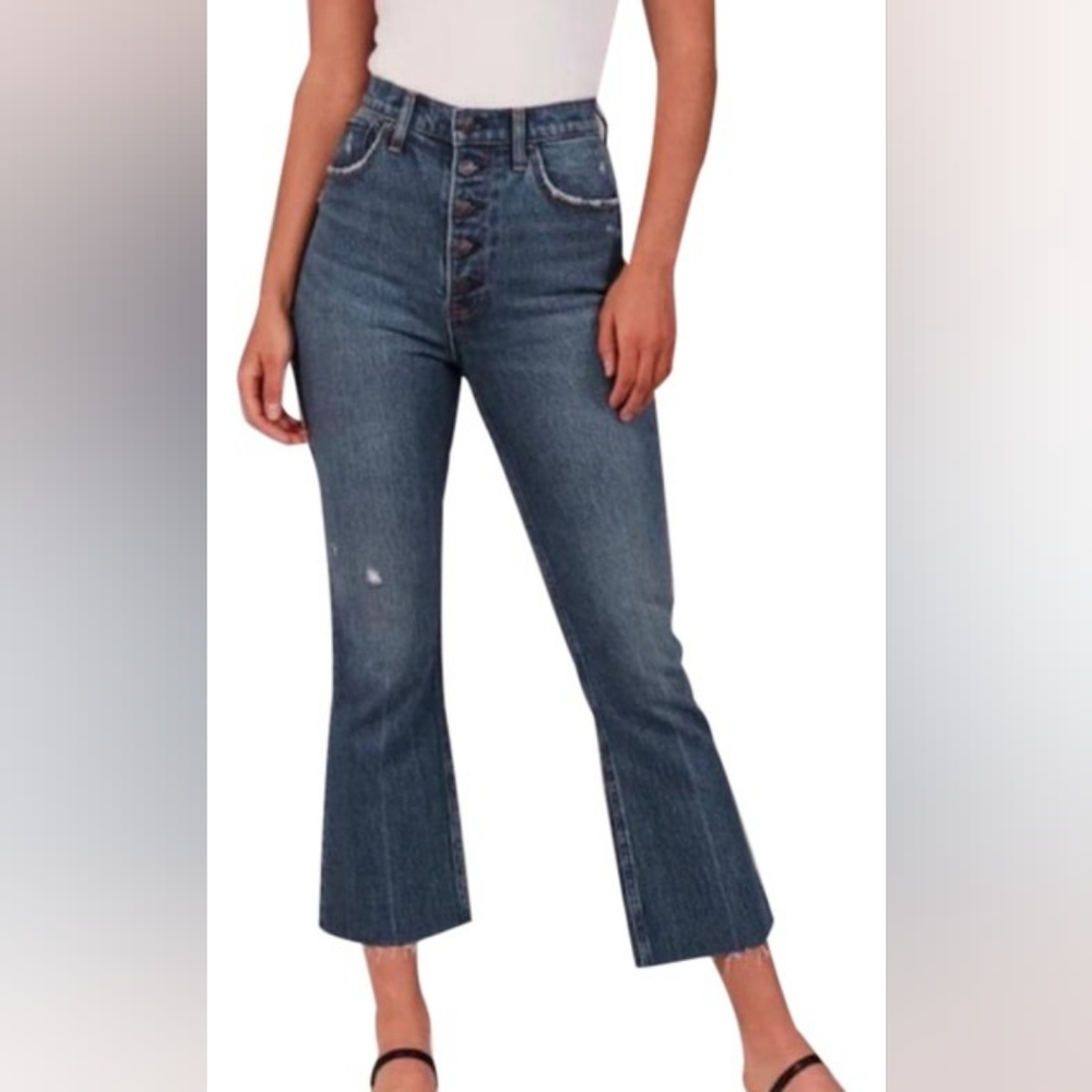 ABERCROMBIE & FITCH | The Kick Flare Ultra High Rise Distressed Jeans